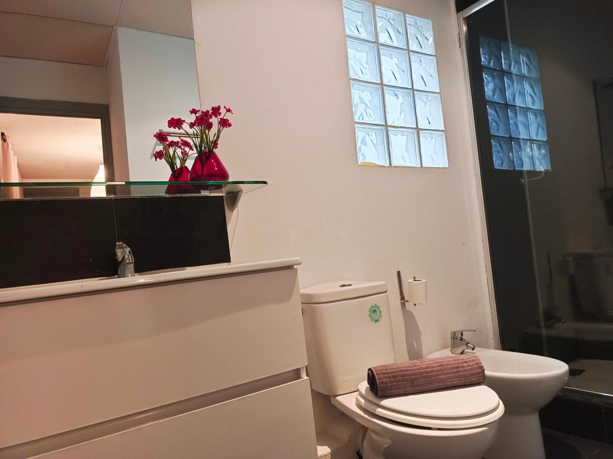 By Plaza Real Budget Rooms Barselona Dış mekan fotoğraf